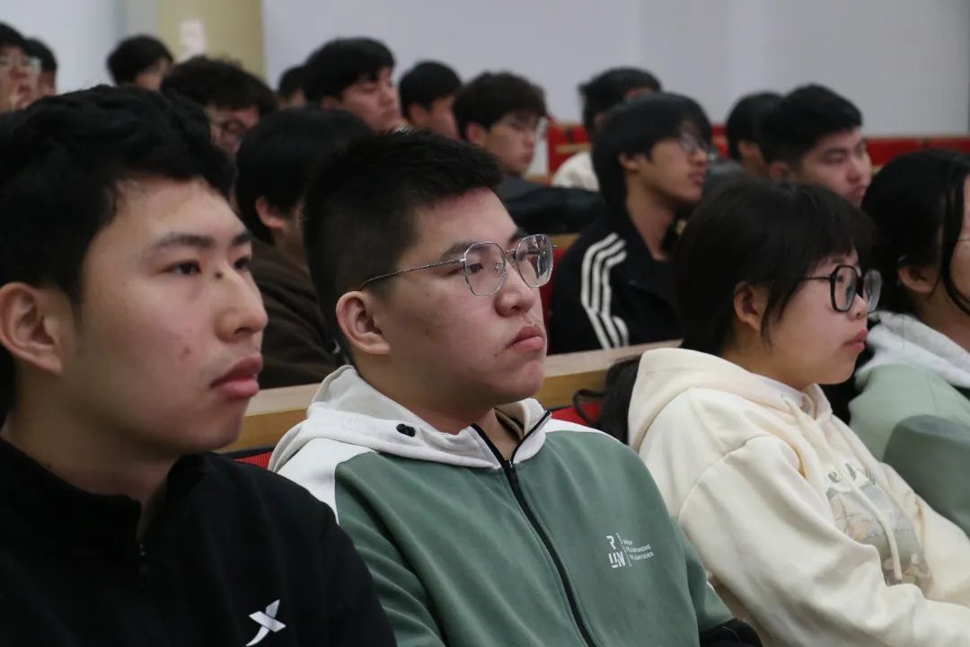 侧写.JPG